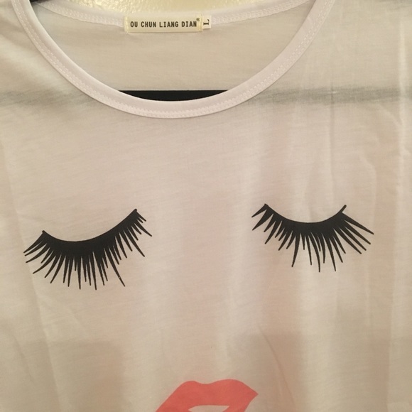 Women’s T Shirt Short Sleeve Eyes Lips Summer Top - Picture 2 of 3
